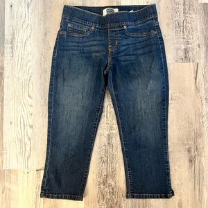Like-New Levi's Signature Capris! ✨ Size 6 Stretch Denim